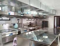 四川大型食堂午夜视频免费在线观看設備生產廠家和你聊聊選購商用廚具的原則