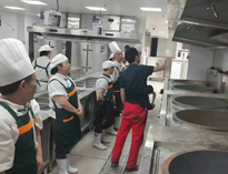 食堂廚具設備廠家告訴你食堂午夜视频免费在线观看設備的采購標準是怎樣的